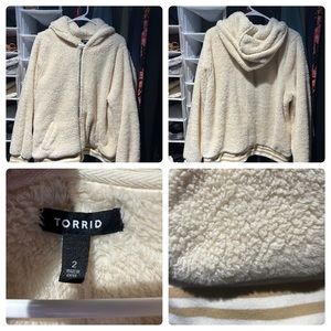 Torrid Ivory White Faux Fur Bomber Jacket Sz 2 2X